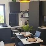 Trois Au Sein Du Mas Jams - Le Gouleyrous, Le Canigou Et Le Figarassa *